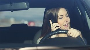 Conducción distraída, los peligros de usar el teléfono en el coche